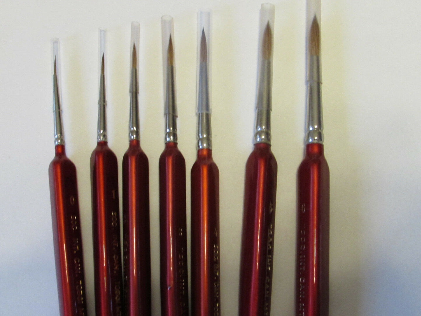 Set of 7-- Artist Red Sable brushes With Triangular Handle Plus Brush Case